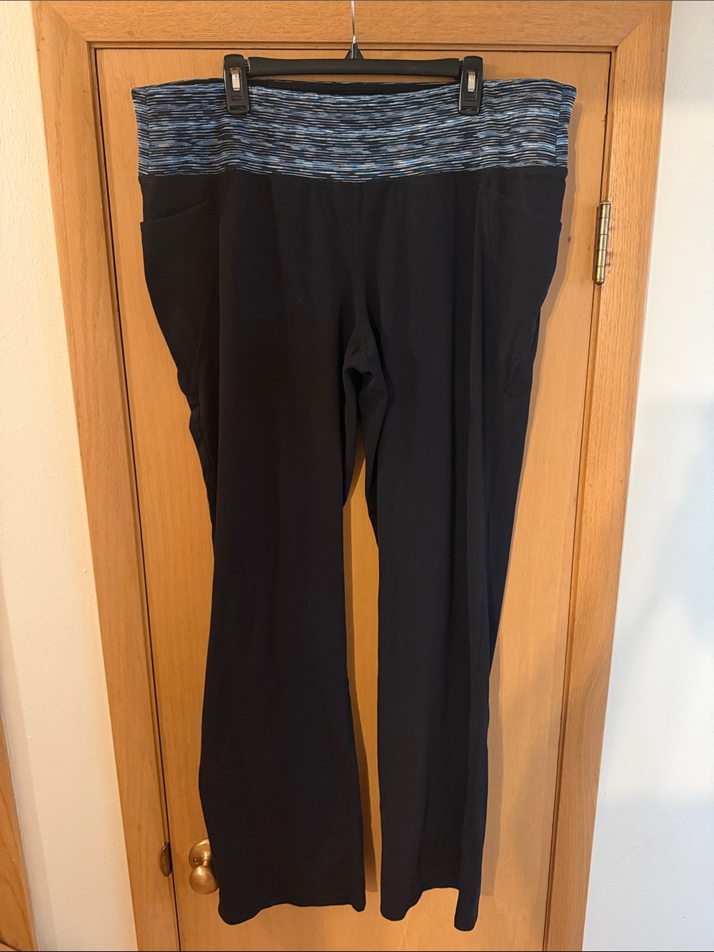 LIVI Active Women’s Bootcut Flare Pull On Pants Black Blue Size 22/24L Long Tall